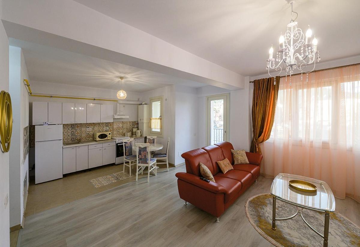 גורה הומורולווי Apartament Laur מראה חיצוני תמונה