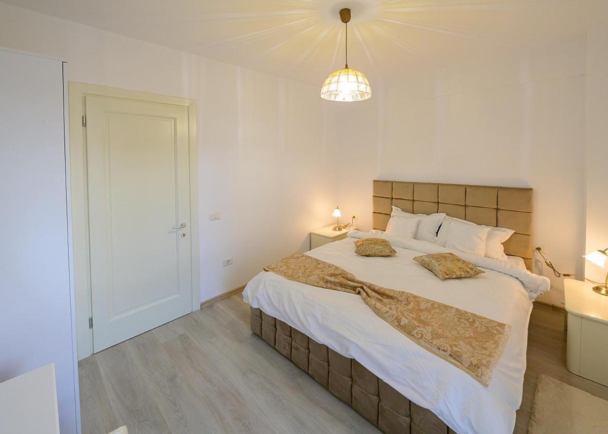 גורה הומורולווי Apartament Laur מראה חיצוני תמונה