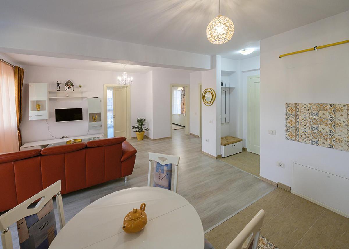 גורה הומורולווי Apartament Laur מראה חיצוני תמונה